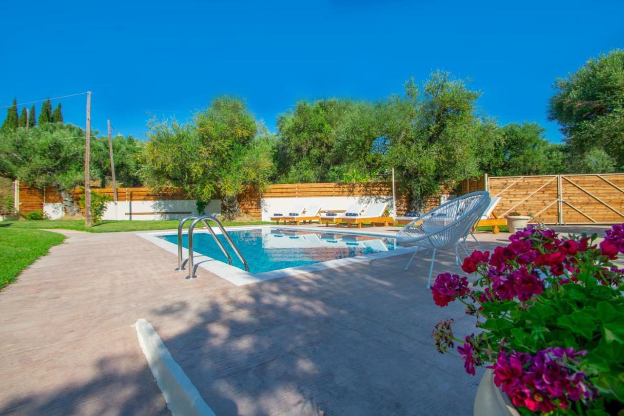 Zante Lagos Homes Treehouse And Villa Vougiaton